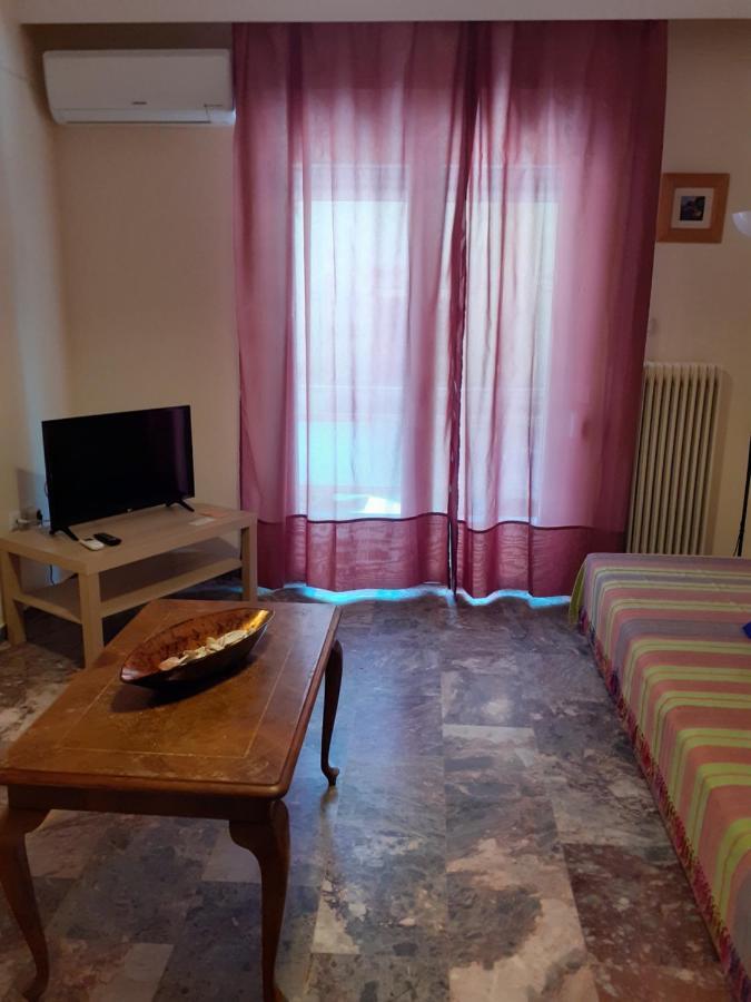 World Explorer Kavala Buitenkant foto